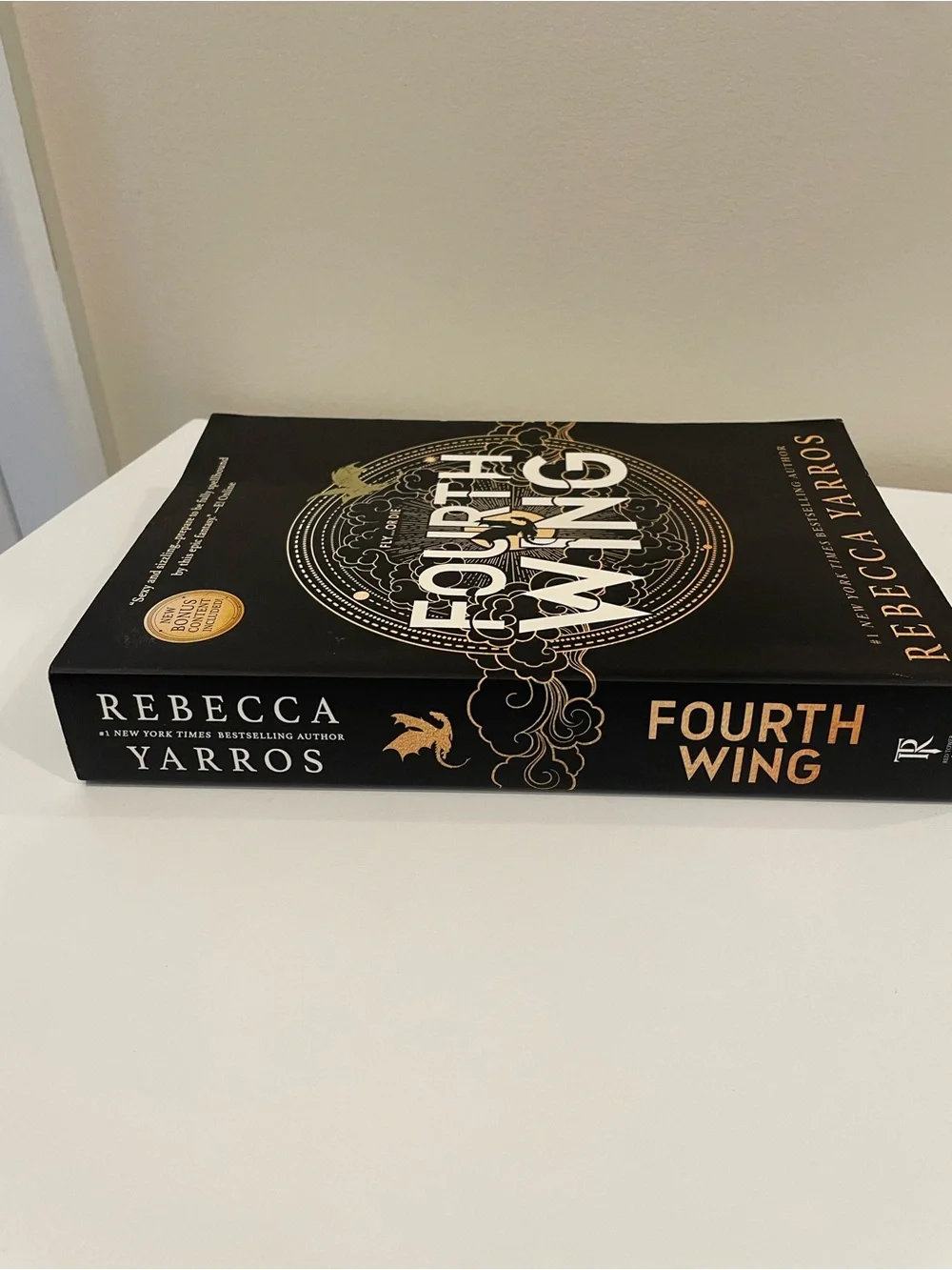 Fourth Wing by Rebecca Yarros Paperback